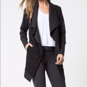 NWOT MPG Mynx Waterfall Front Cardigan